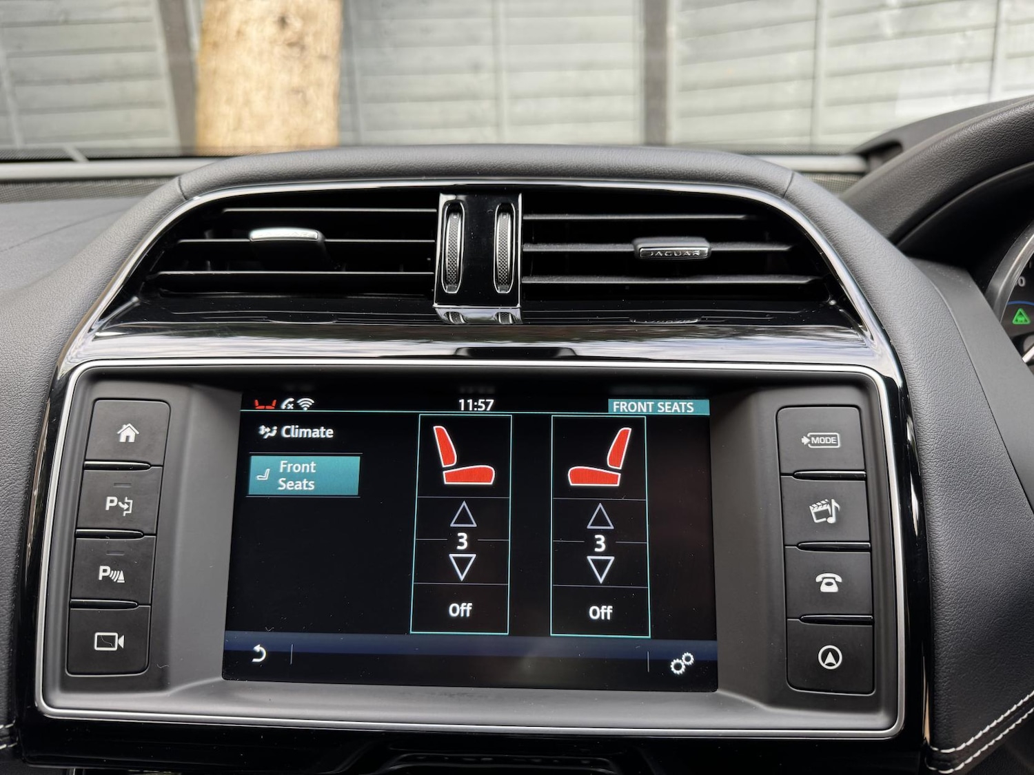 Used Jaguar XE 2016 for sale - 76480160: Photo 37