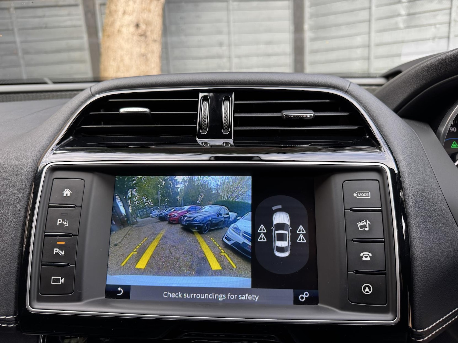 Used Jaguar XE 2016 for sale - 76480160: Photo 38