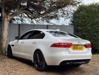 Used Jaguar XE 2016 for sale - 76480160: Photo