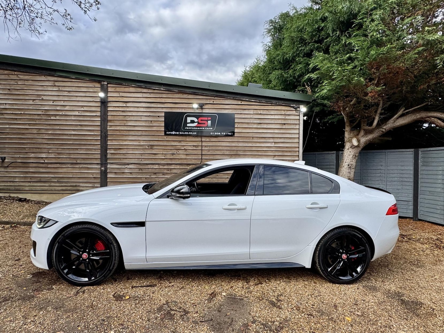 Used Jaguar XE 2016 for sale - 76480160: Photo 5