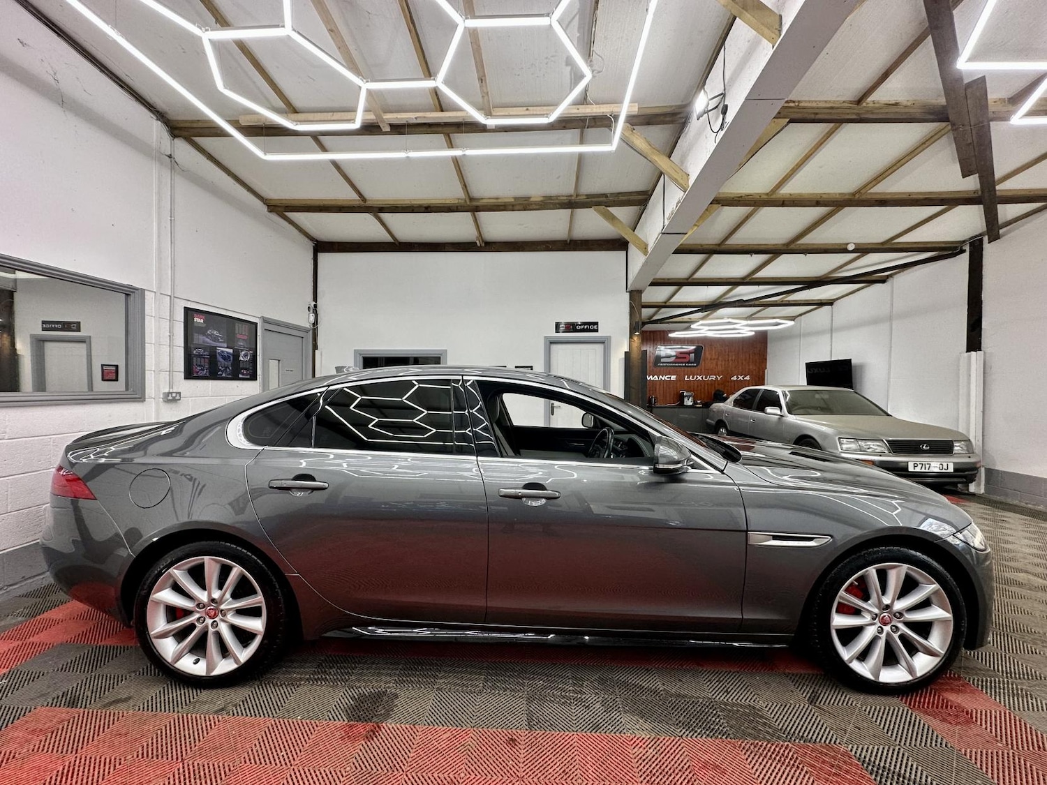Used Jaguar XF 2019 for sale - 77435286: Photo 4