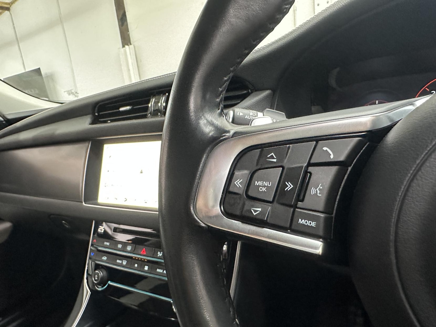 Used Jaguar XF 2019 for sale - 77435286: Photo 56