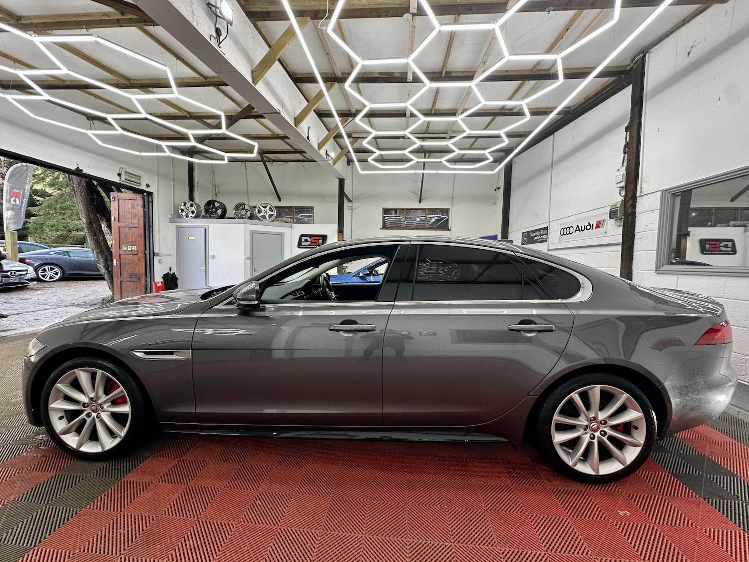 Used Jaguar XF 2019 for sale - 77435286: Photo 7