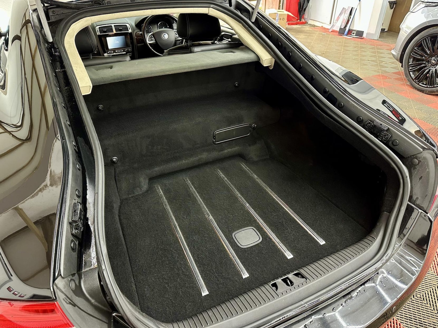 Used Jaguar XK 2012 for sale - 77837378: Photo 11