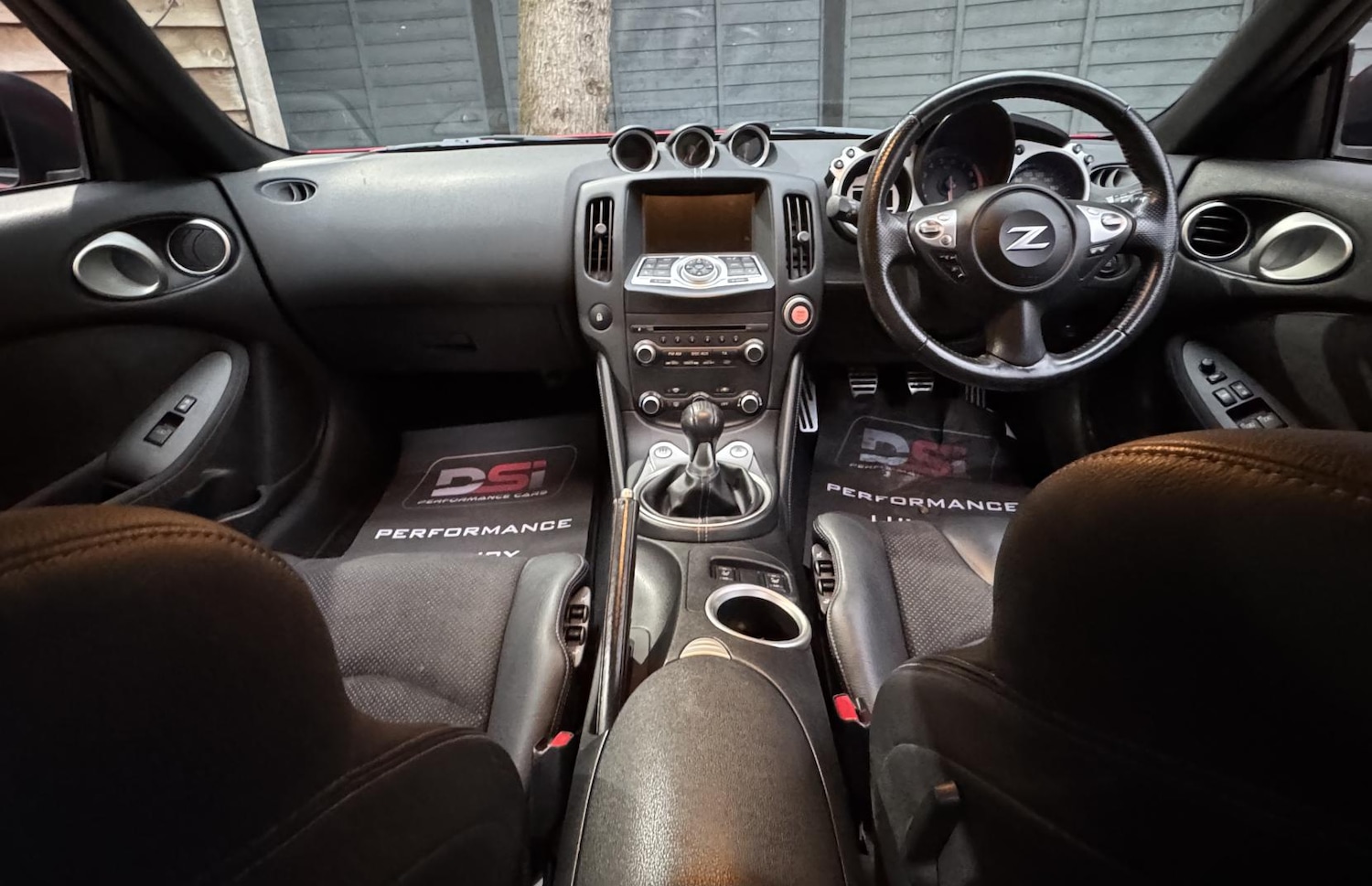 Used Nissan 370 Z 2011 for sale - 76480152: Photo 15