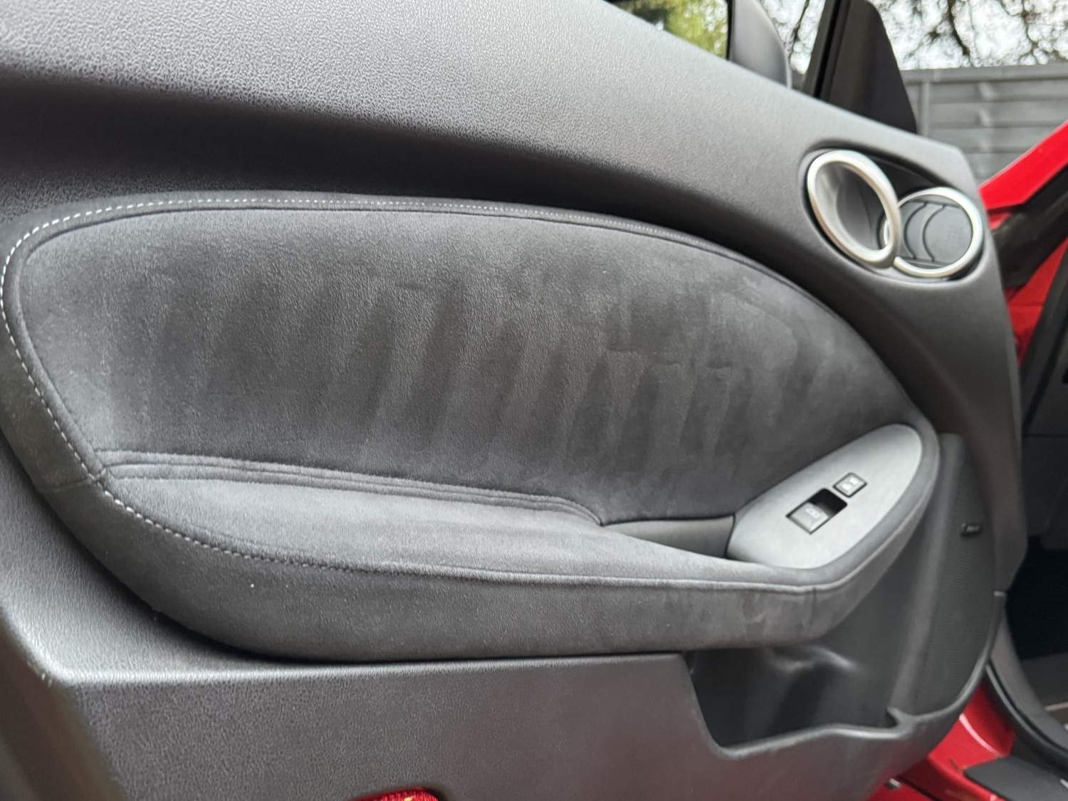 Used Nissan 370 Z 2011 for sale - 76480152: Photo 24