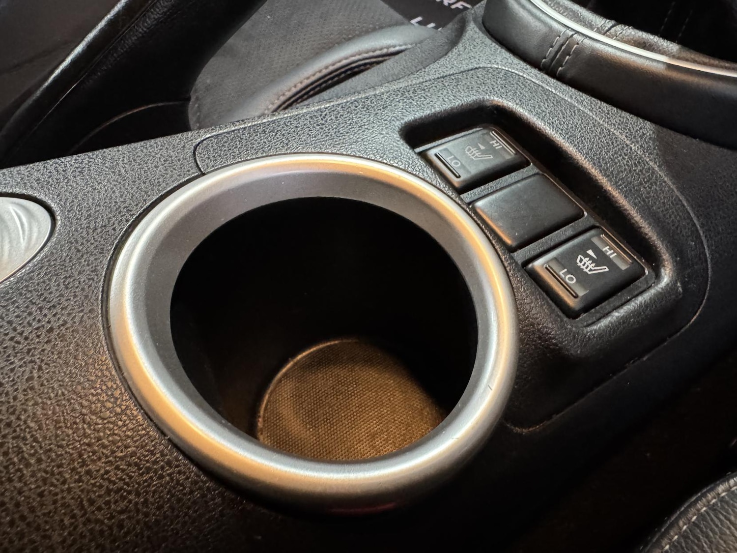 Used Nissan 370 Z 2011 for sale - 76480152: Photo 30