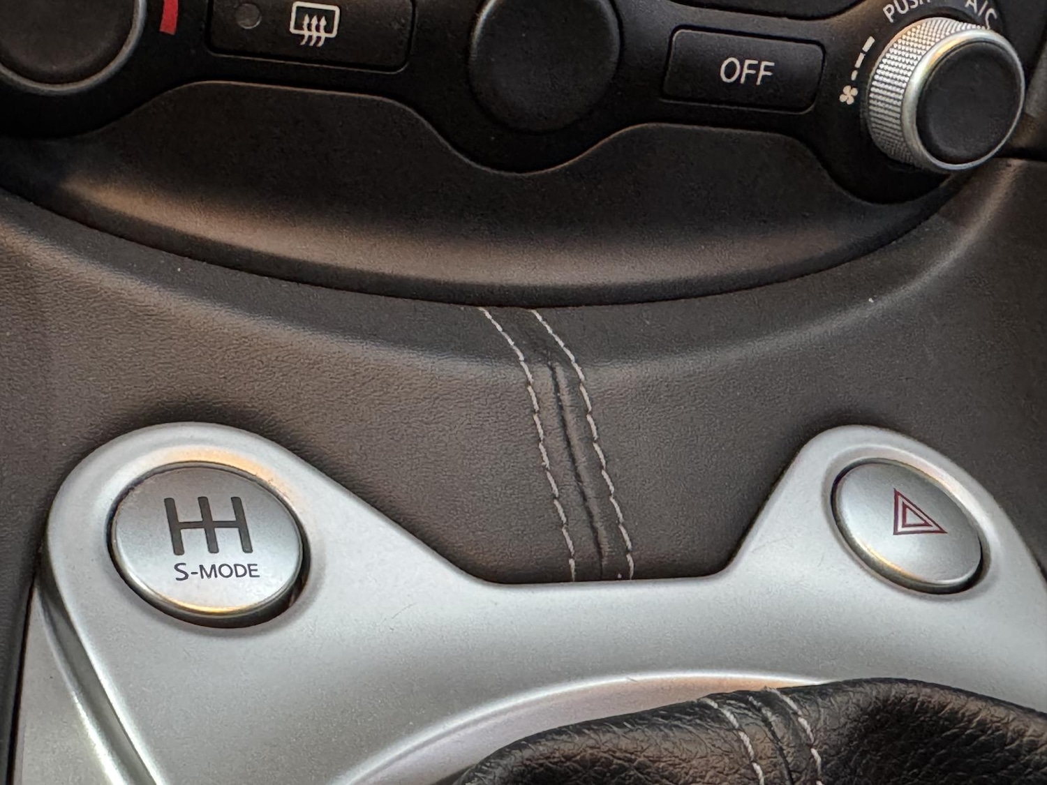 Used Nissan 370 Z 2011 for sale - 76480152: Photo 34