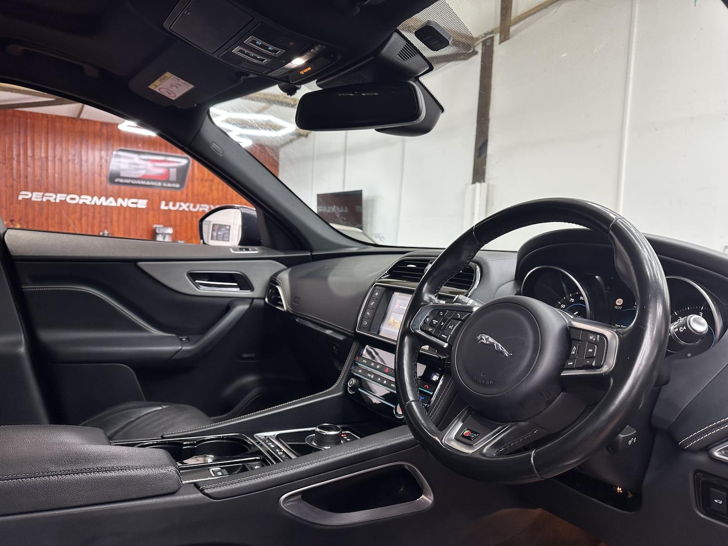 Used Jaguar F-Pace 2016 for sale - 77474789: Photo 14