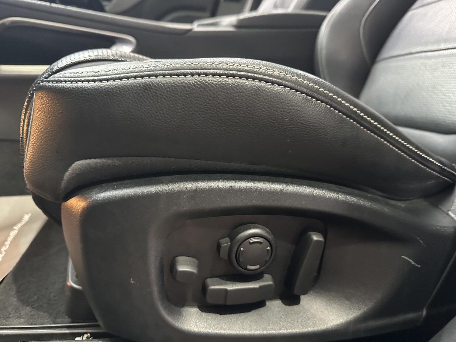 Used Jaguar F-Pace 2016 for sale - 77474789: Photo 36