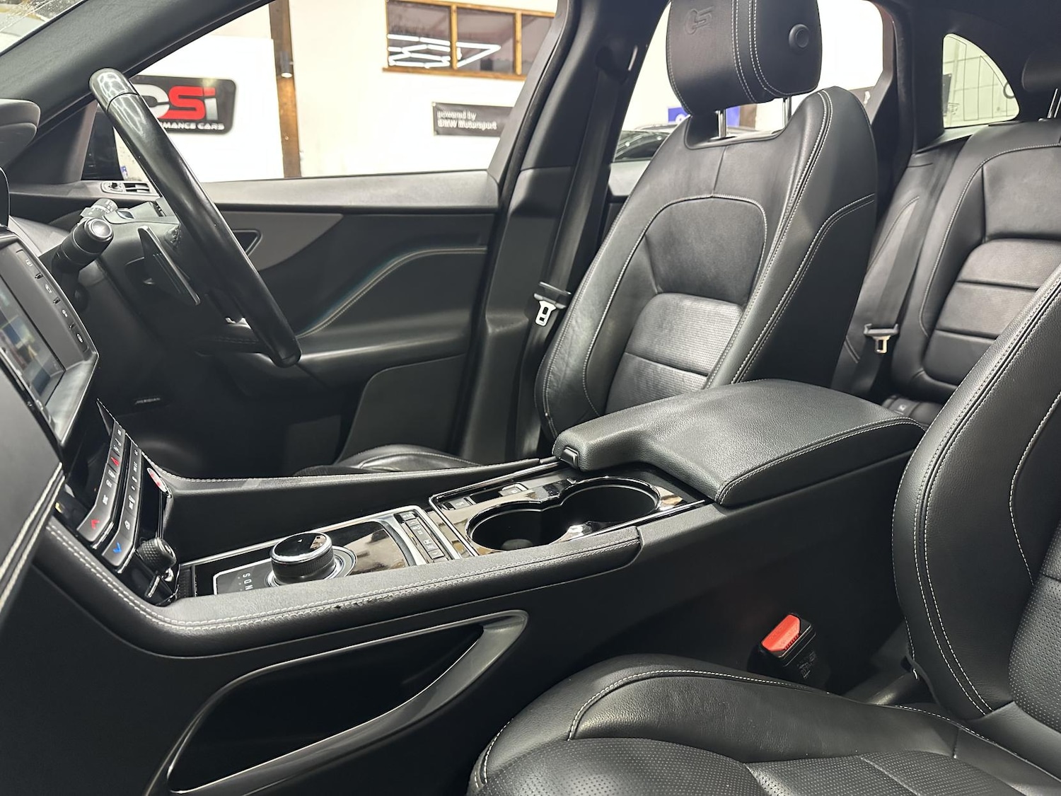 Used Jaguar F-Pace 2016 for sale - 77474789: Photo 39