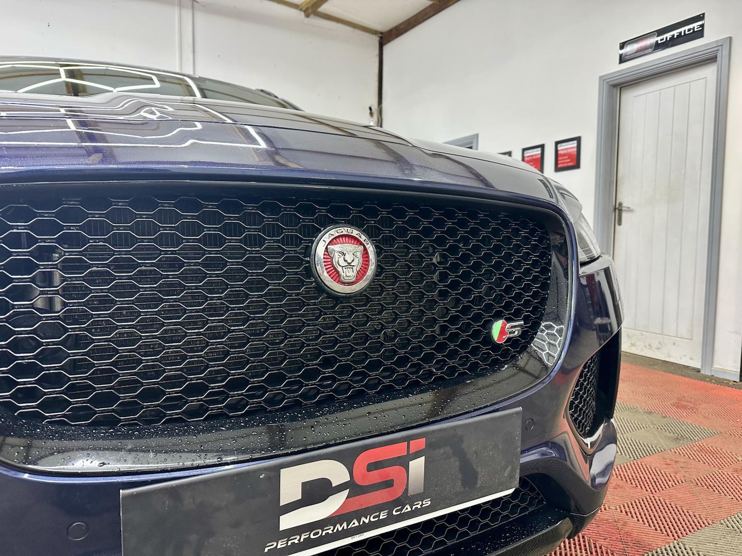 Used Jaguar F-Pace 2016 for sale - 77474789: Photo 7