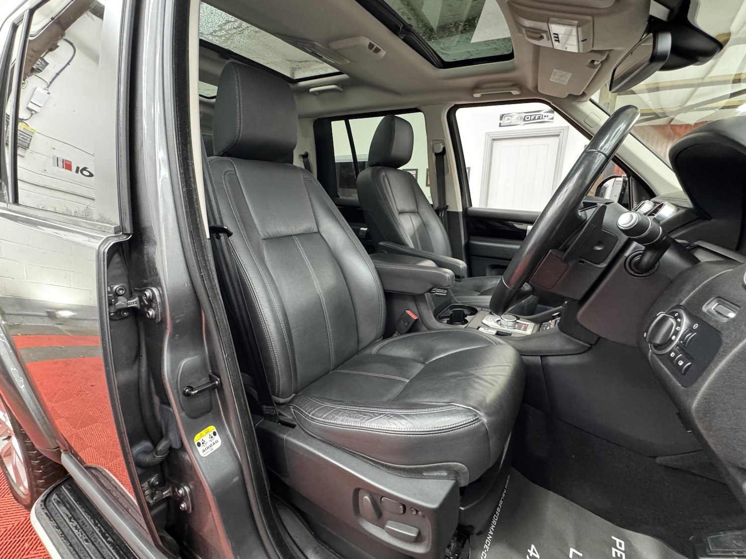 Used Land Rover Discovery 2015 for sale - 77026186: Photo 17