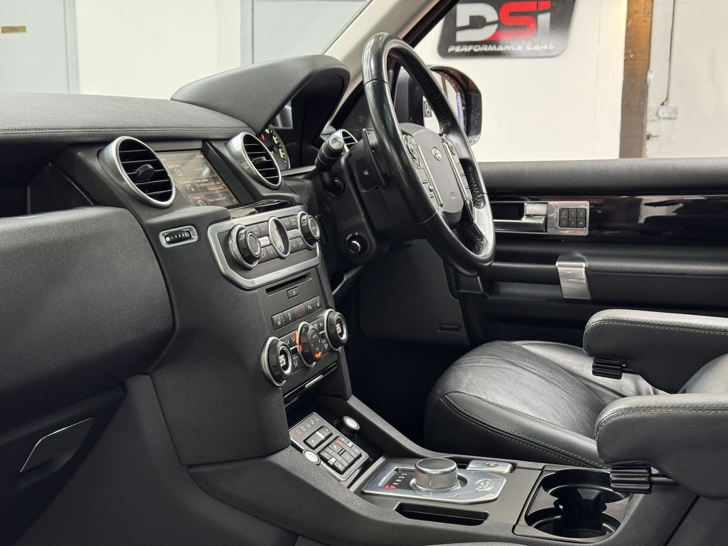 Used Land Rover Discovery 2015 for sale - 77026186: Photo 31