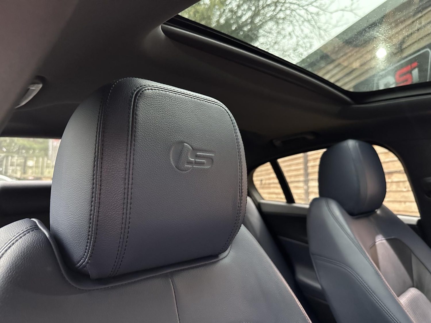 Used Jaguar XE 2015 for sale - 76722763: Photo 14