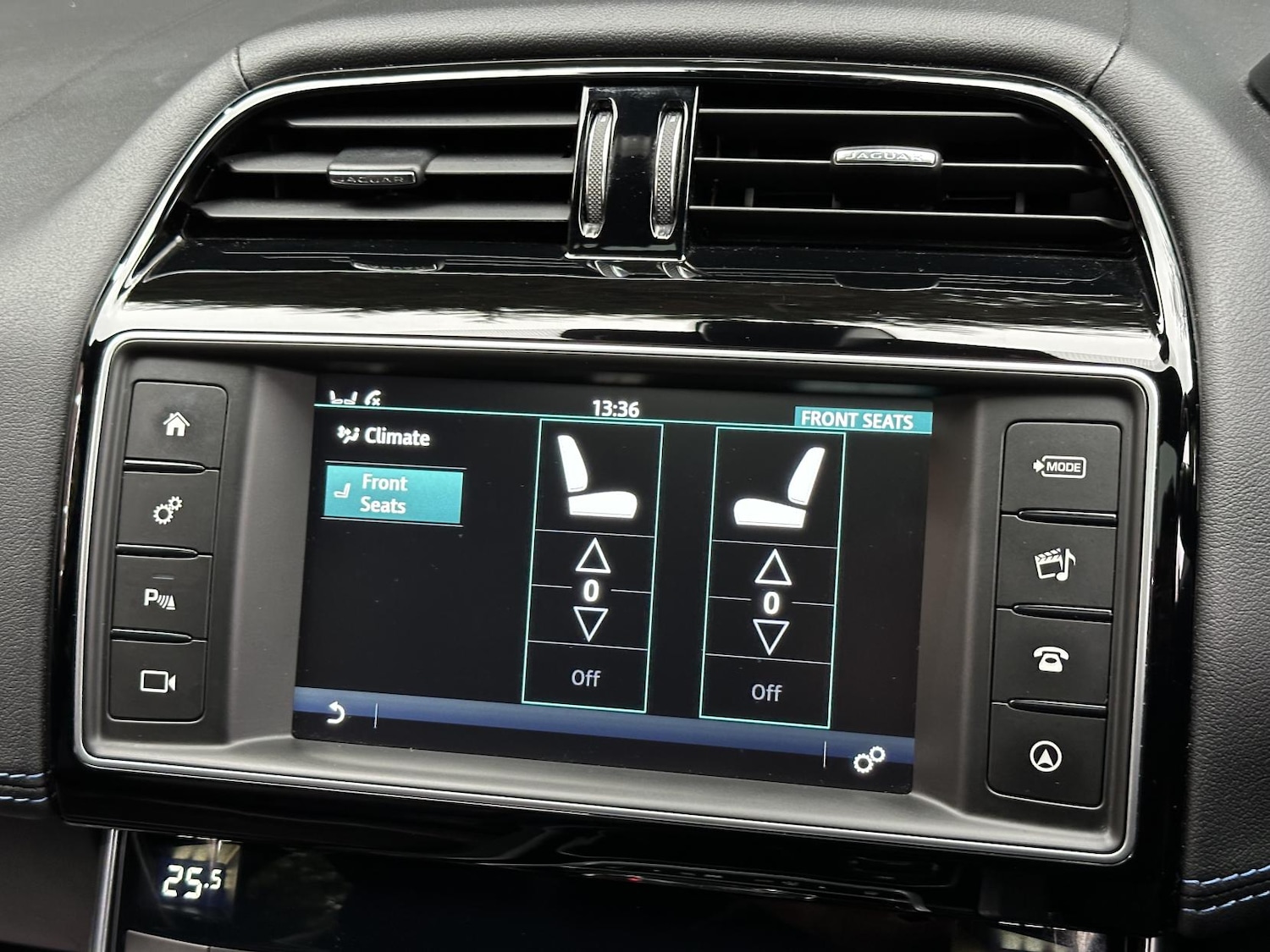 Used Jaguar XE 2015 for sale - 76722763: Photo 17