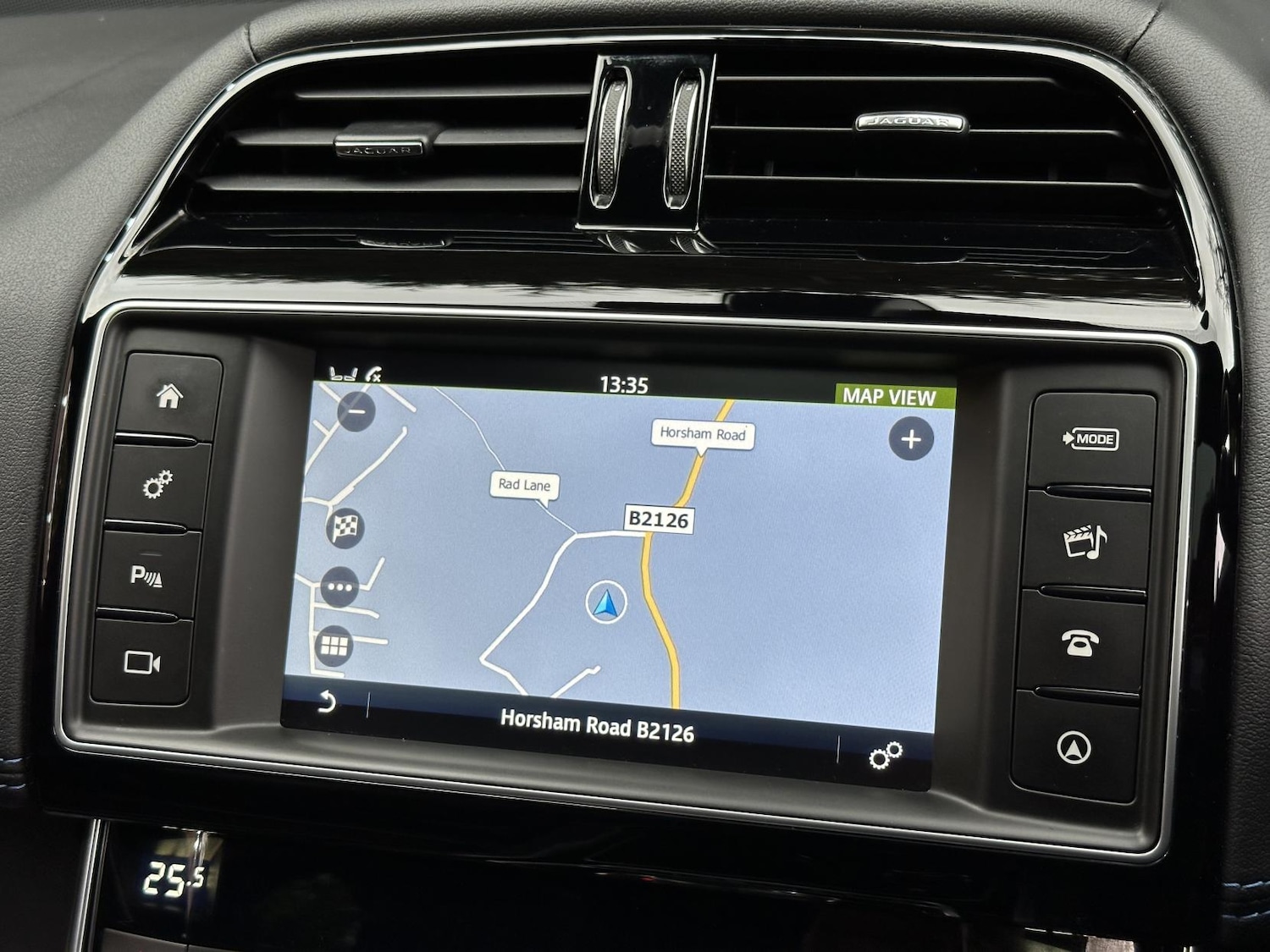 Used Jaguar XE 2015 for sale - 76722763: Photo 19