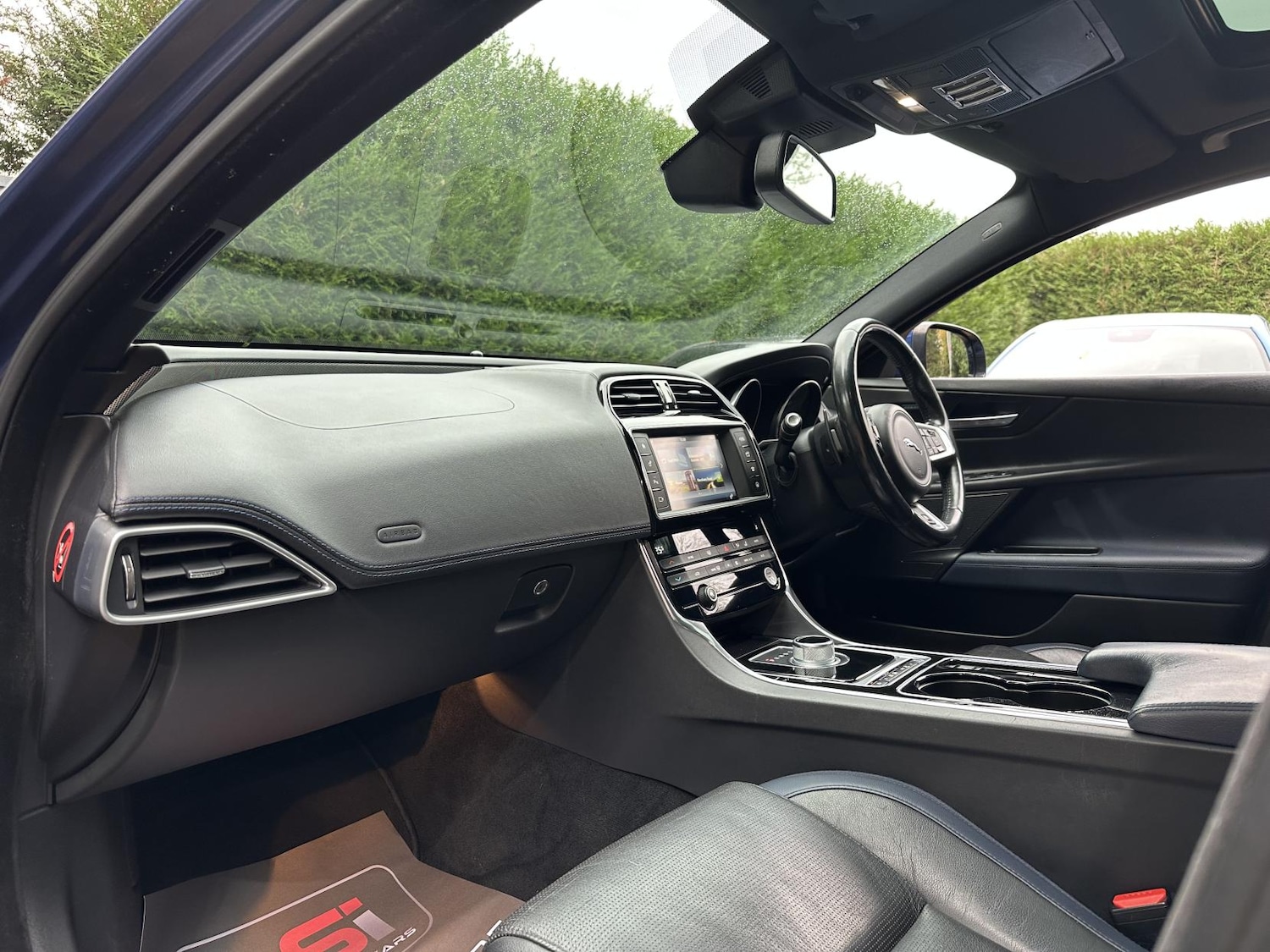 Used Jaguar XE 2015 for sale - 76722763: Photo 27