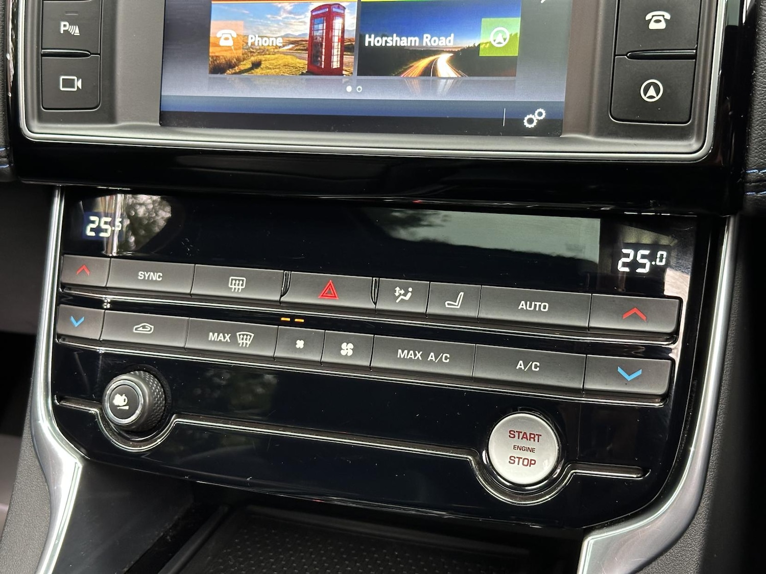 Used Jaguar XE 2015 for sale - 76722763: Photo 28