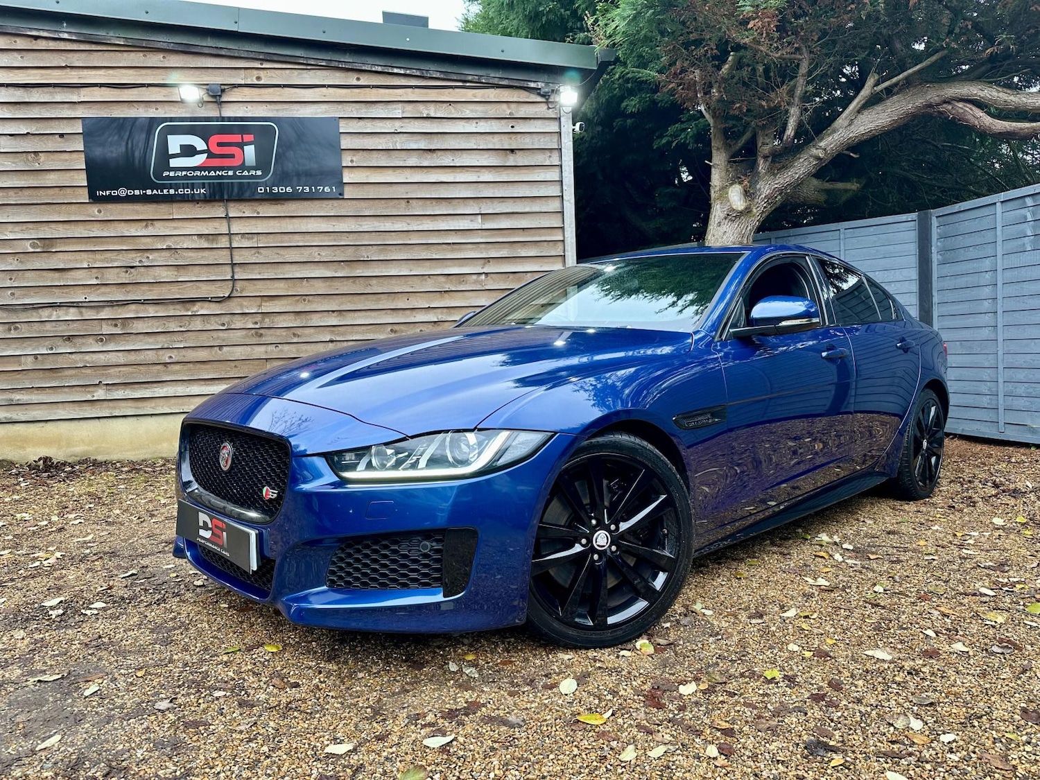 Used Jaguar XE 2015 for sale - 76722763: Photo 3