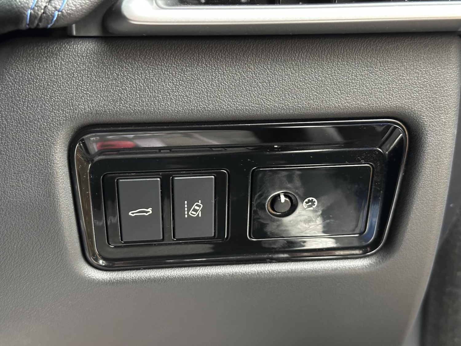 Used Jaguar XE 2015 for sale - 76722763: Photo 34