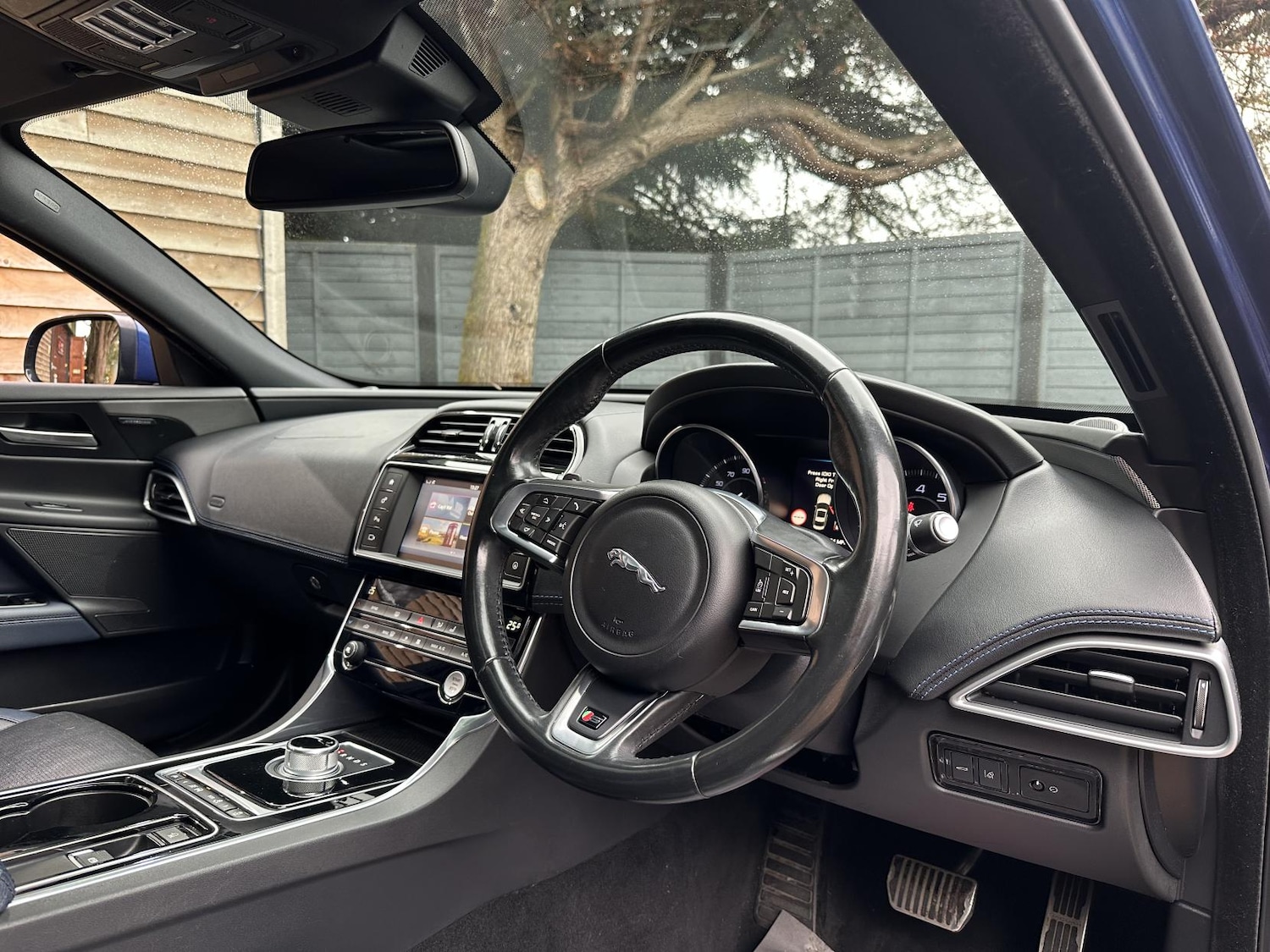 Used Jaguar XE 2015 for sale - 76722763: Photo 40