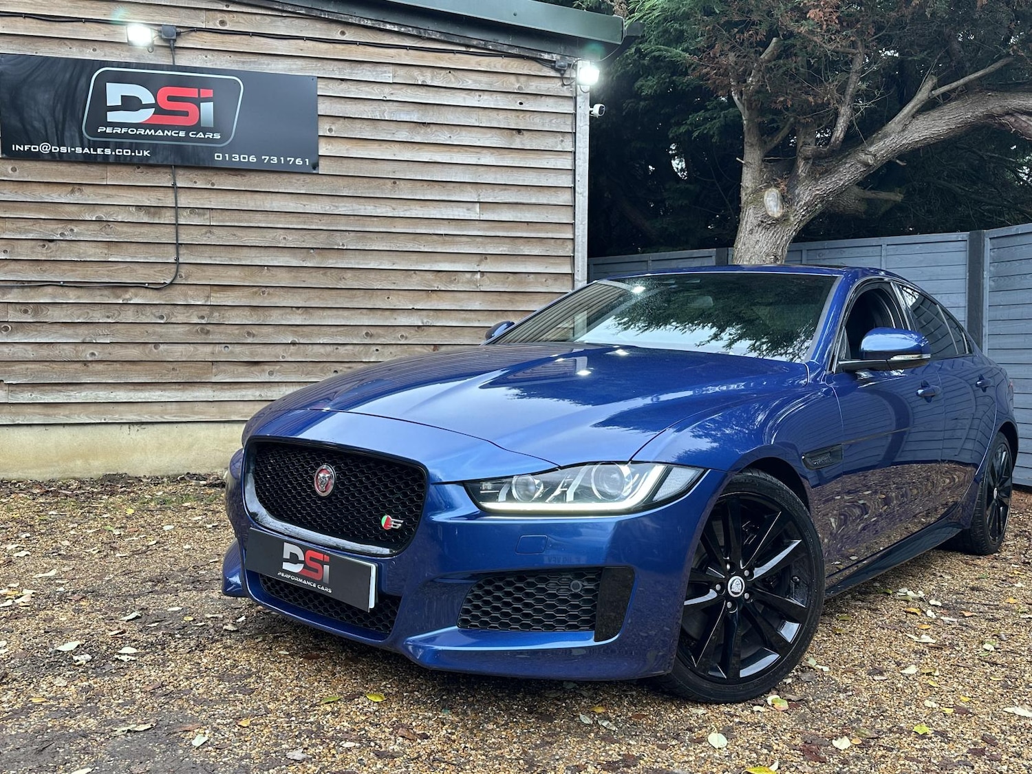 Used Jaguar XE 2015 for sale - 76722763: Photo 5