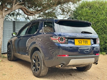 Used Land Rover Discovery Sport 2016 for sale - 75279928: Photo