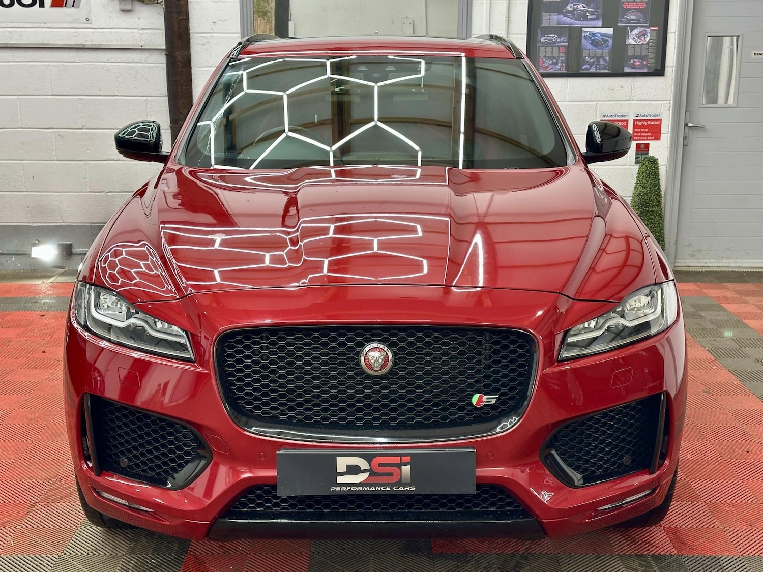 Used Jaguar F-Pace 2018 for sale - 77409915: Photo 2