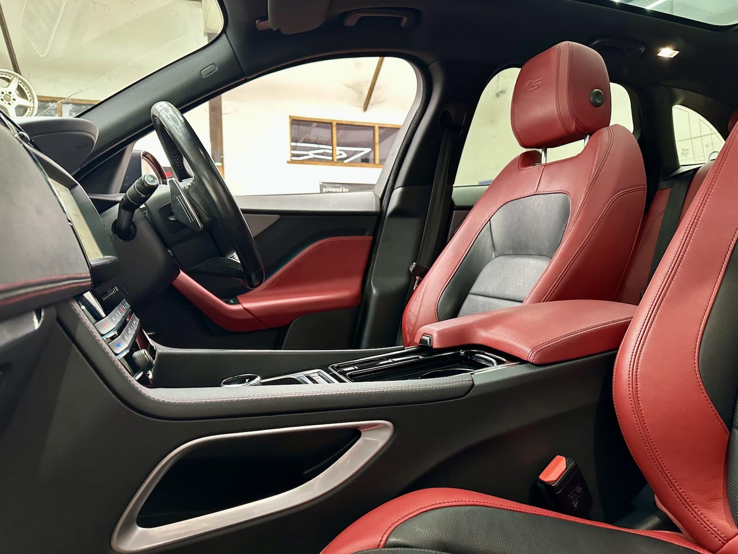 Used Jaguar F-Pace 2018 for sale - 77409915: Photo 38