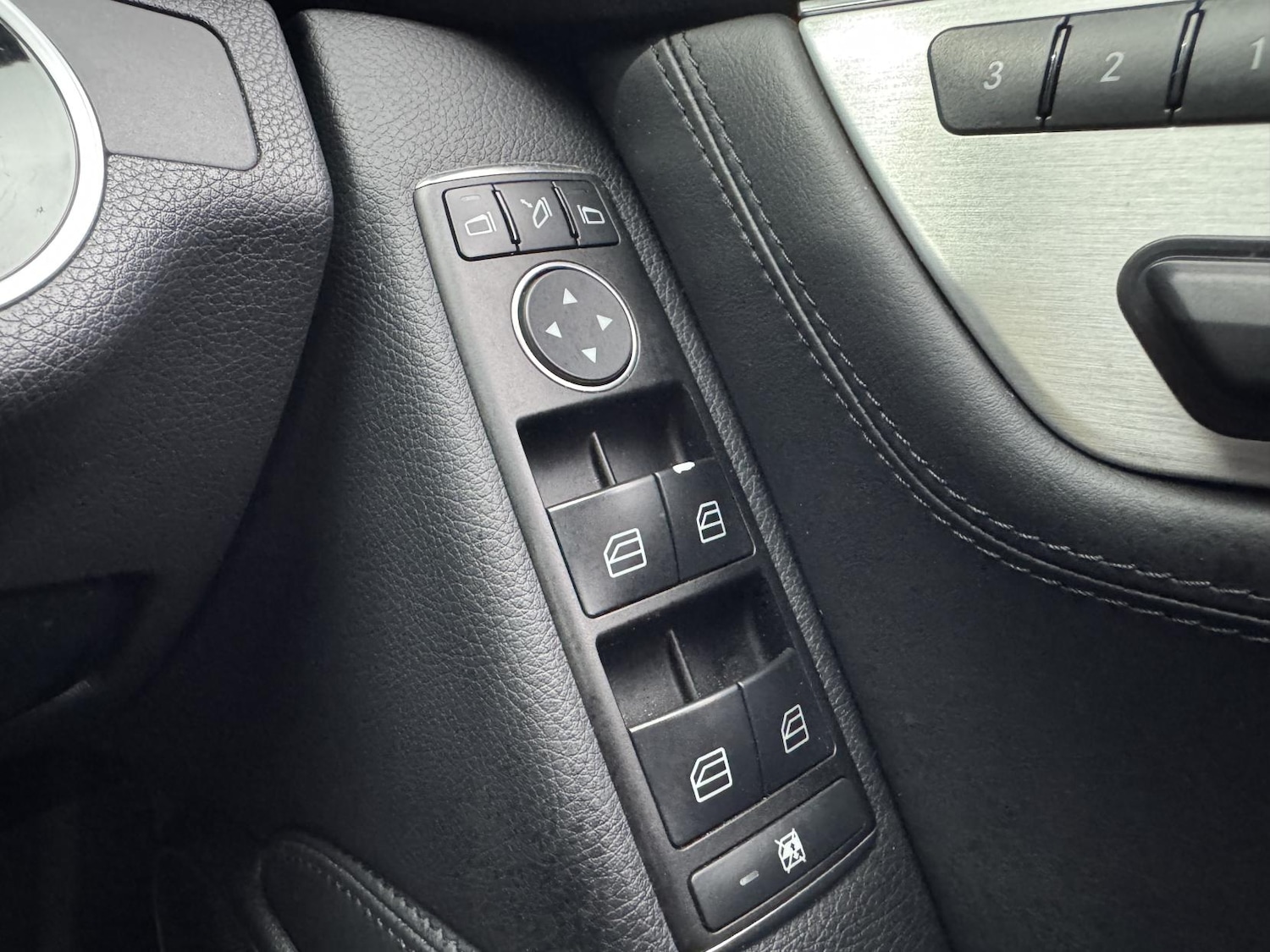 Used Mercedes-Benz C Class 2013 for sale - 76428646: Photo 30