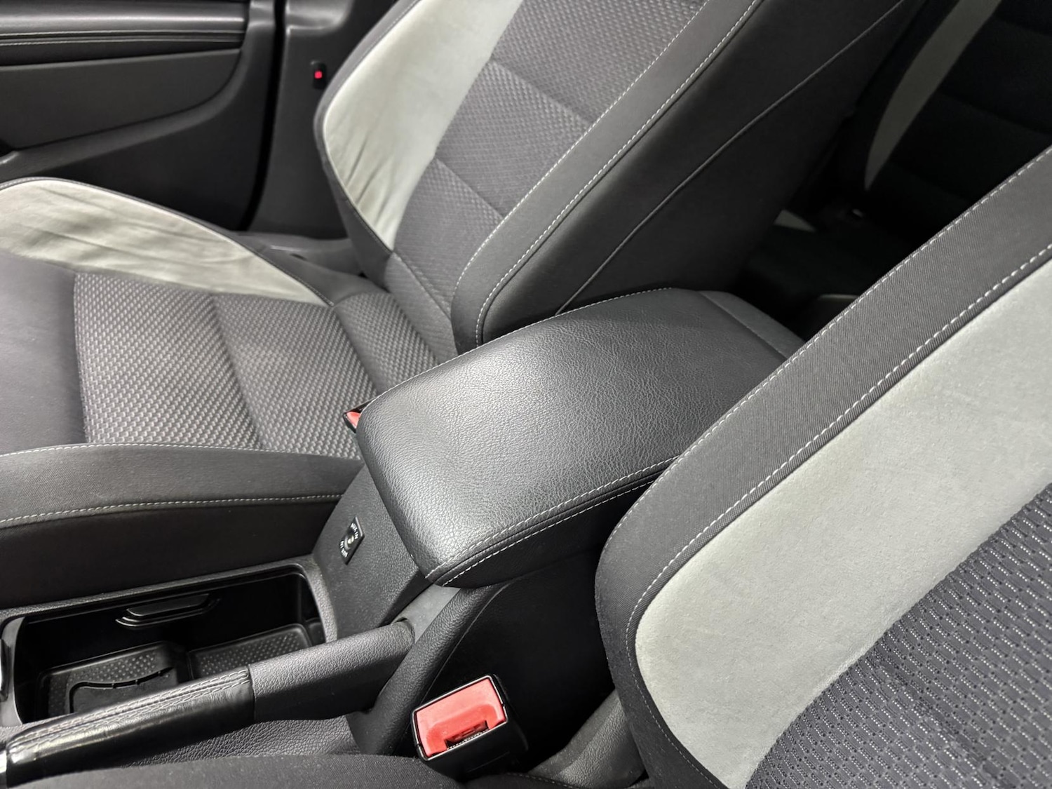 Used Volkswagen Golf 2010 for sale - 76908408: Photo 25