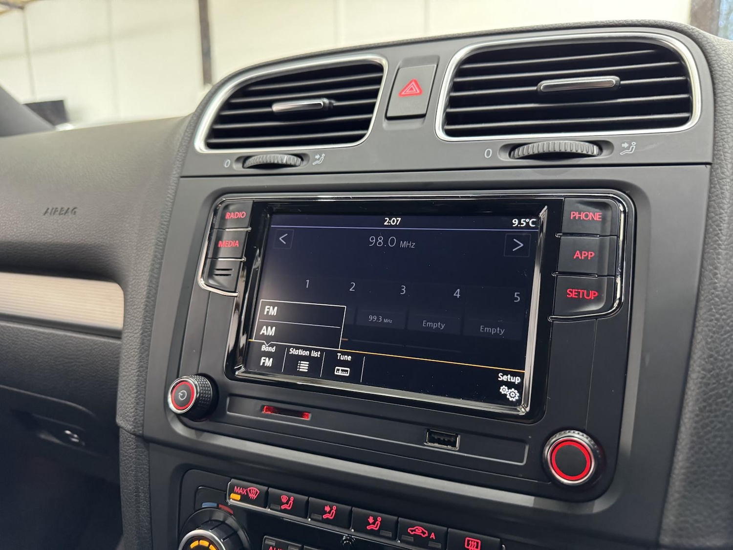 Used Volkswagen Golf 2010 for sale - 76908408: Photo 40