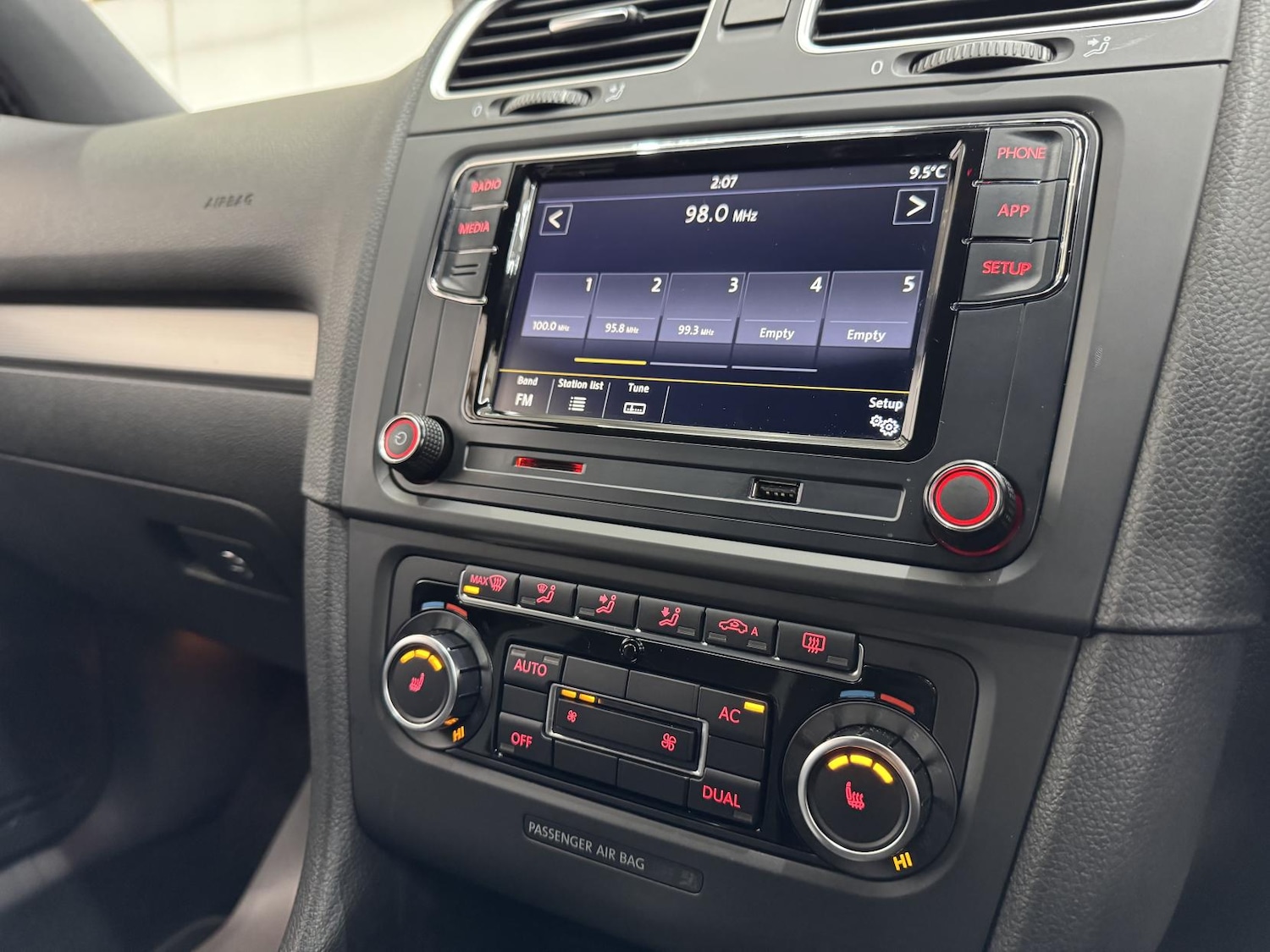 Used Volkswagen Golf 2010 for sale - 76908408: Photo 42