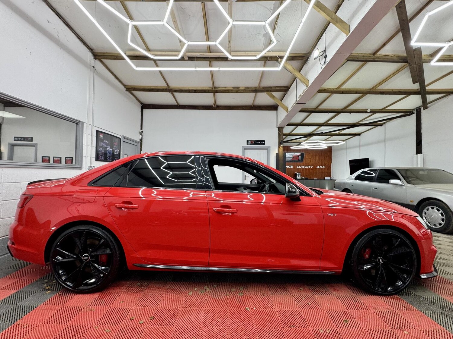 Used Audi A4 2017 for sale - 77672847: Photo 6