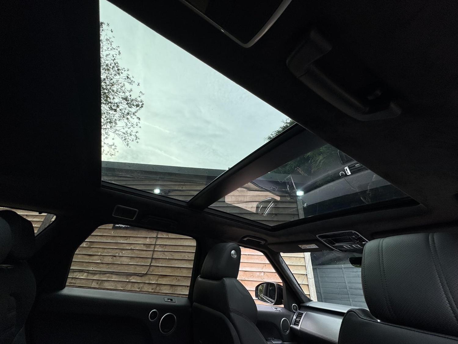 Used Land Rover Range Rover Sport 2018 for sale - 76273161: Photo 16