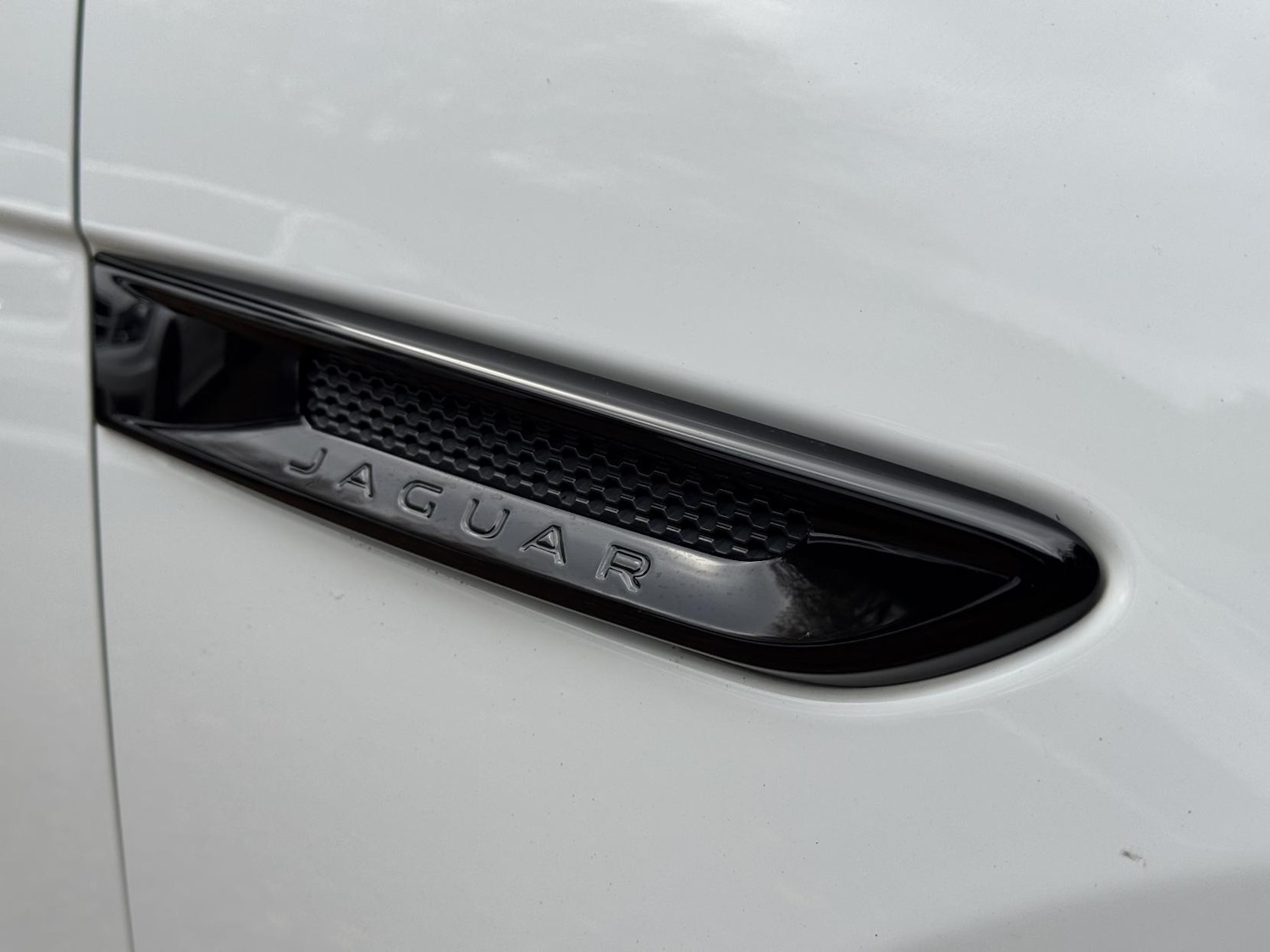 Used Jaguar F-Pace 2017 for sale - 76461666: Photo 16