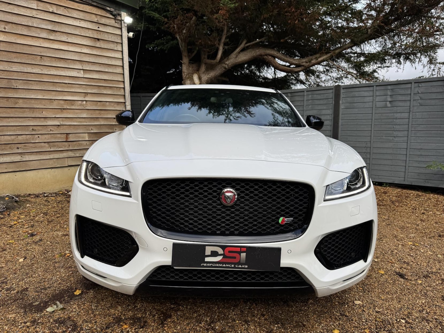 Used Jaguar F-Pace 2017 for sale - 76461666: Photo 2