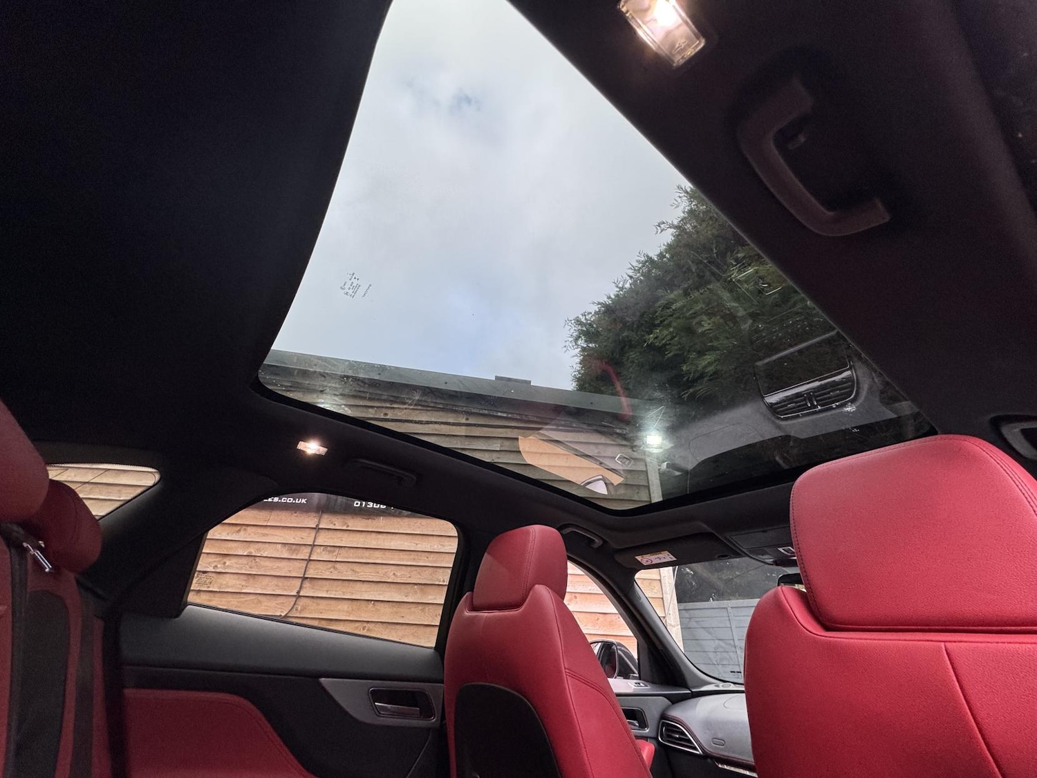 Used Jaguar F-Pace 2017 for sale - 76461666: Photo 24