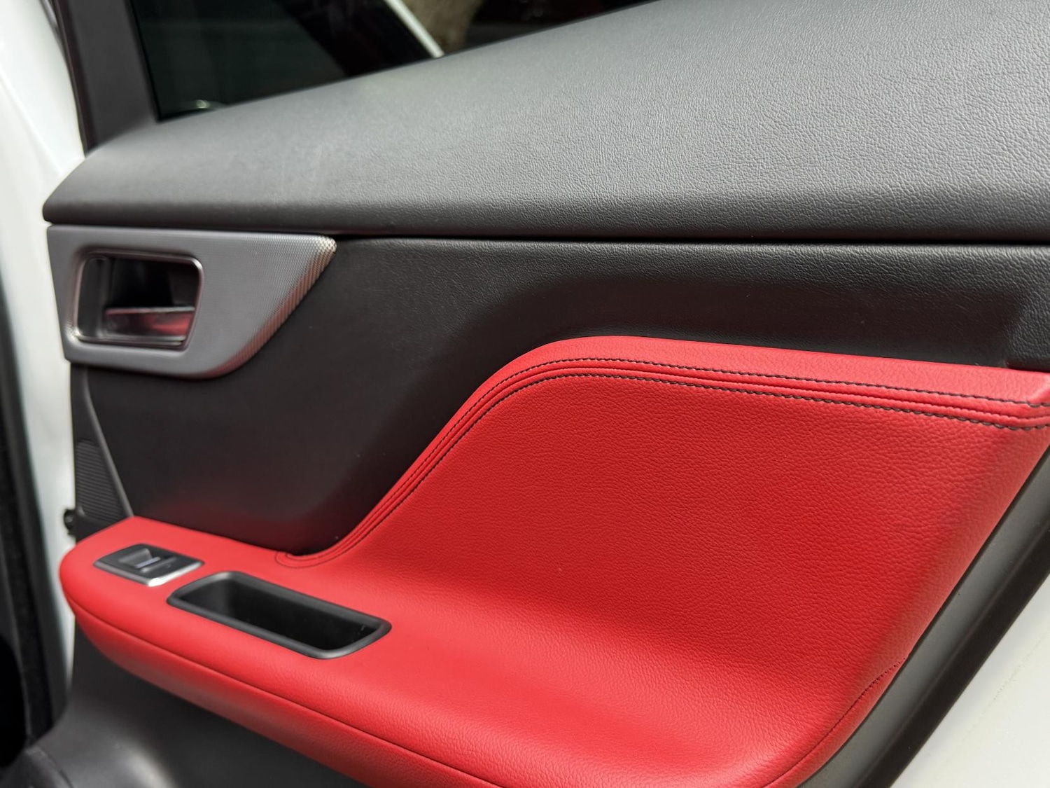 Used Jaguar F-Pace 2017 for sale - 76461666: Photo 26