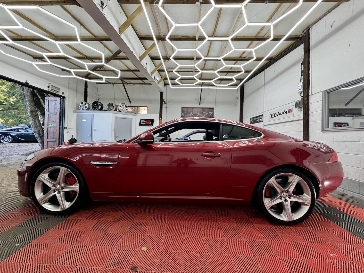 Used Jaguar XK 2013 for sale - 77005938: Photo 4