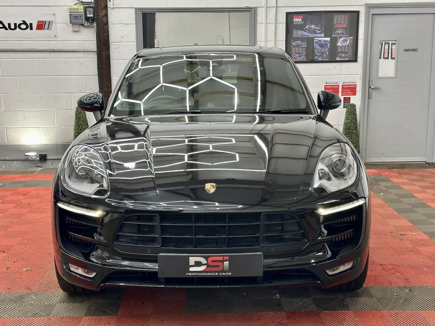 Used Porsche Macan 2017 for sale - 77237262: Photo 2