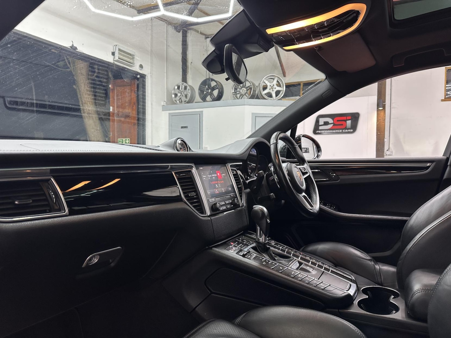 Used Porsche Macan 2017 for sale - 77237262: Photo 27