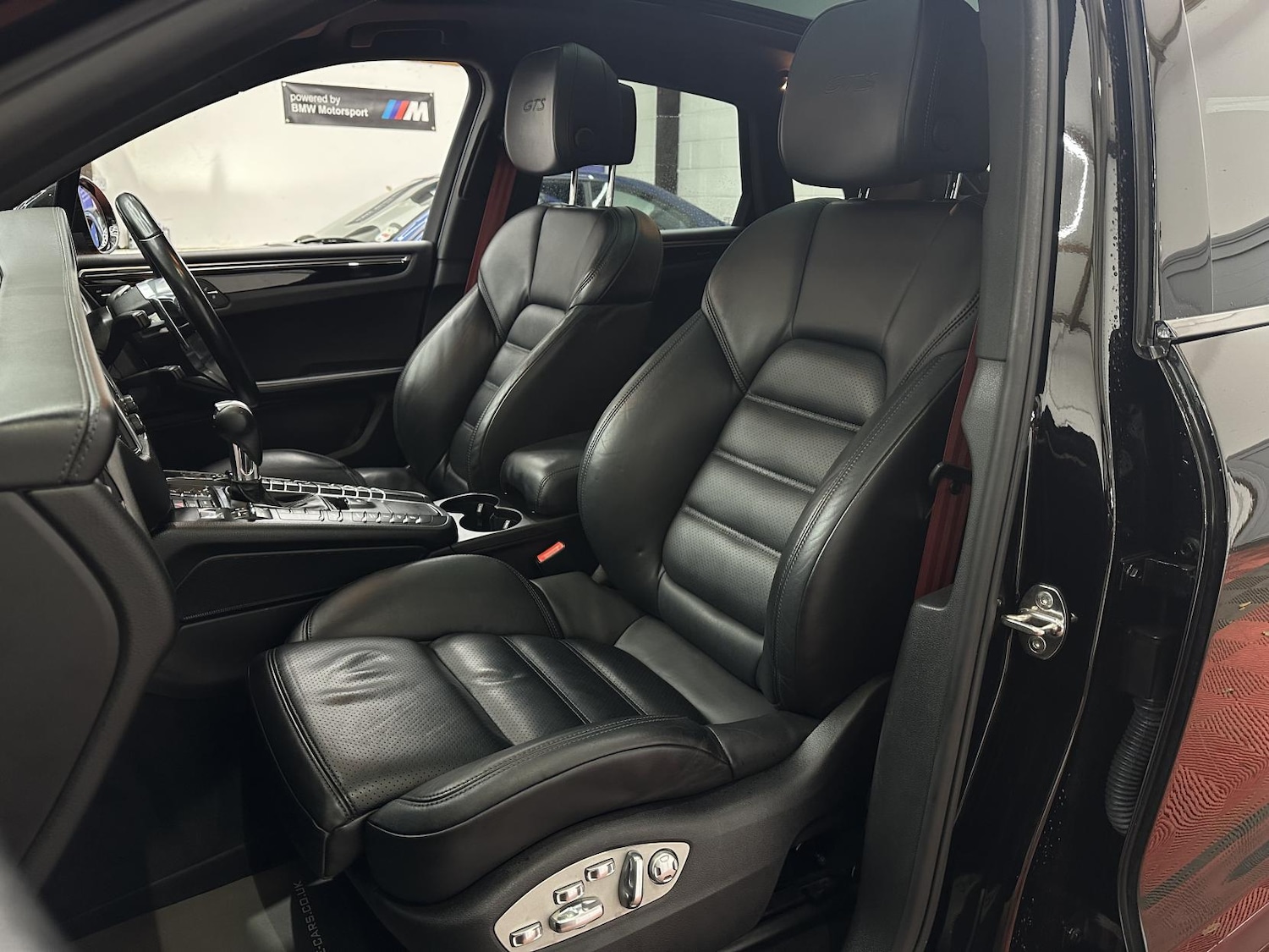 Used Porsche Macan 2017 for sale - 77237262: Photo 31