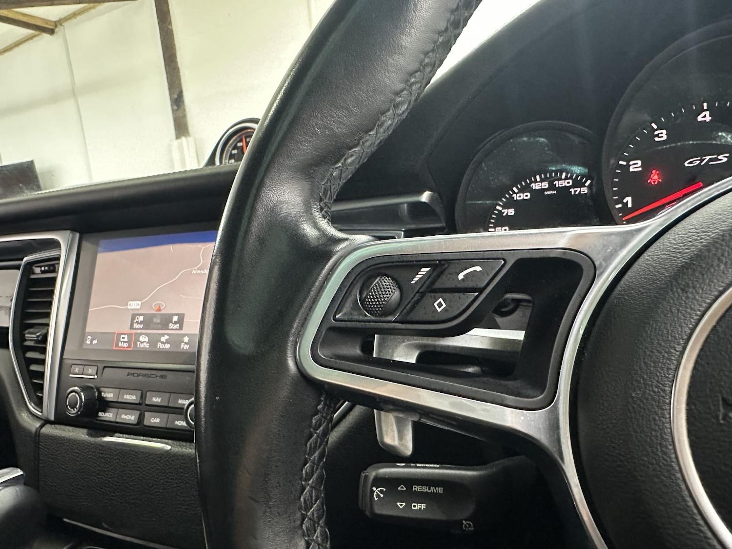 Used Porsche Macan 2017 for sale - 77237262: Photo 42