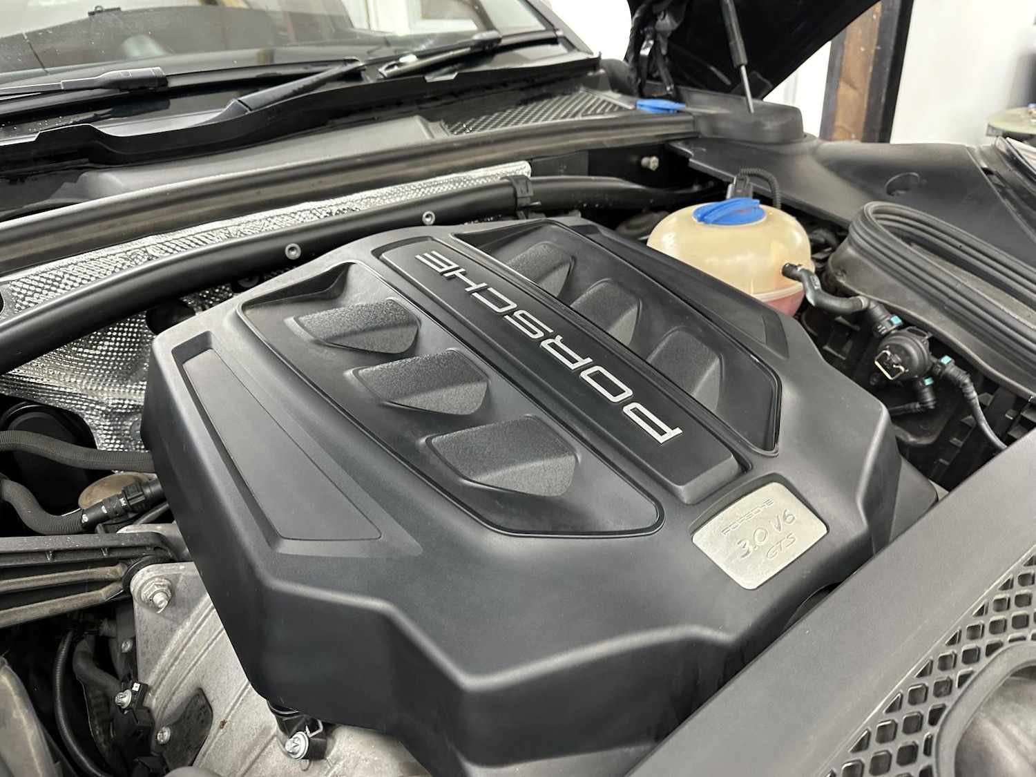 Used Porsche Macan 2017 for sale - 77237262: Photo 48