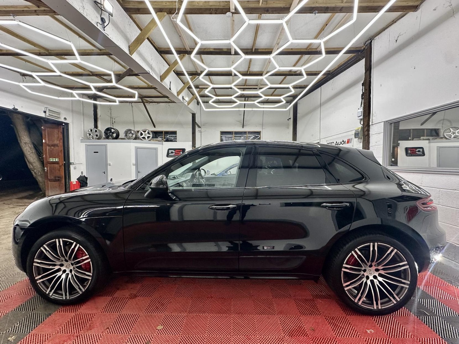 Used Porsche Macan 2017 for sale - 77237262: Photo 7