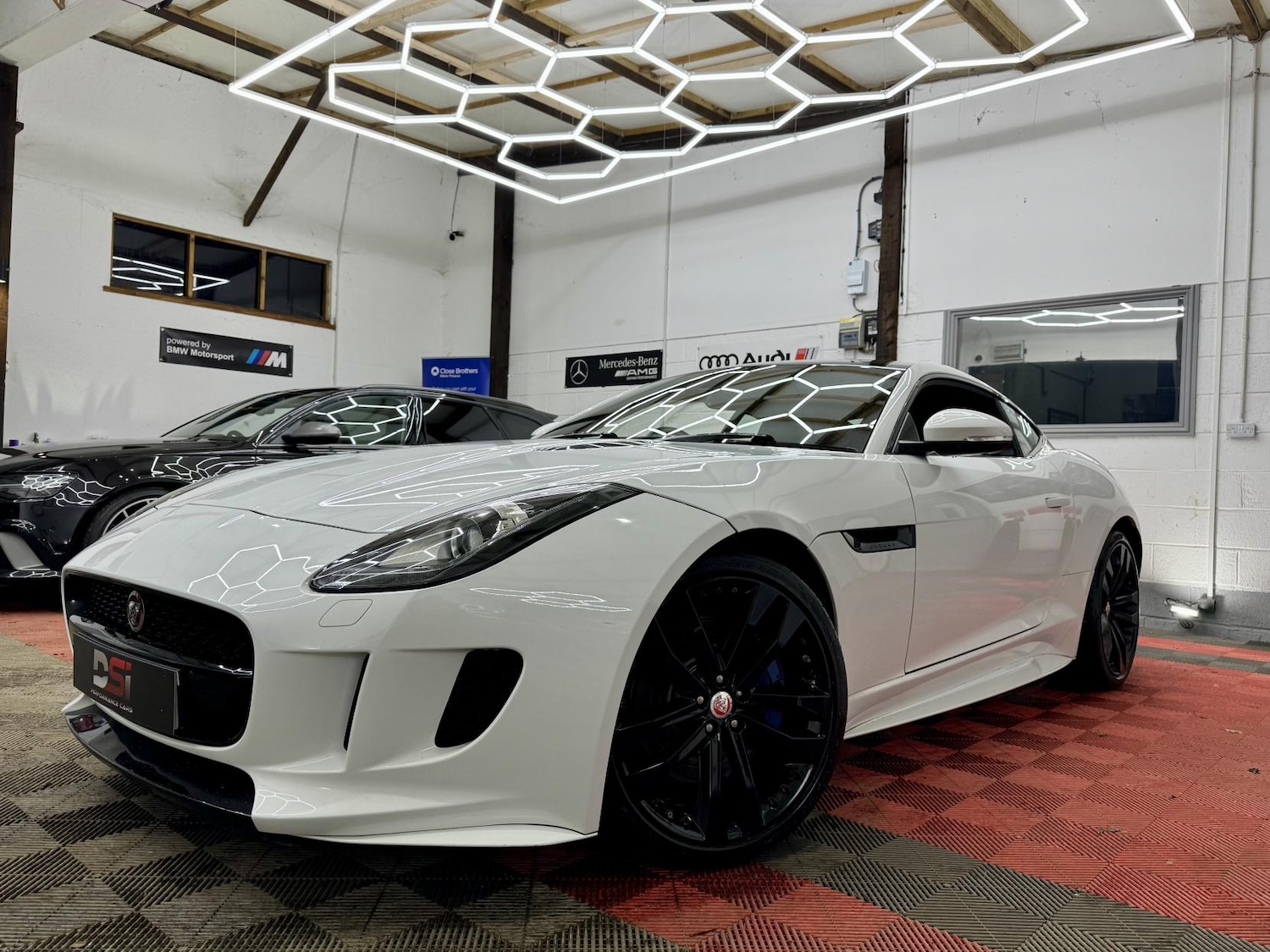 Used Jaguar F-Type 2015 for sale - 77189604: Photo 3
