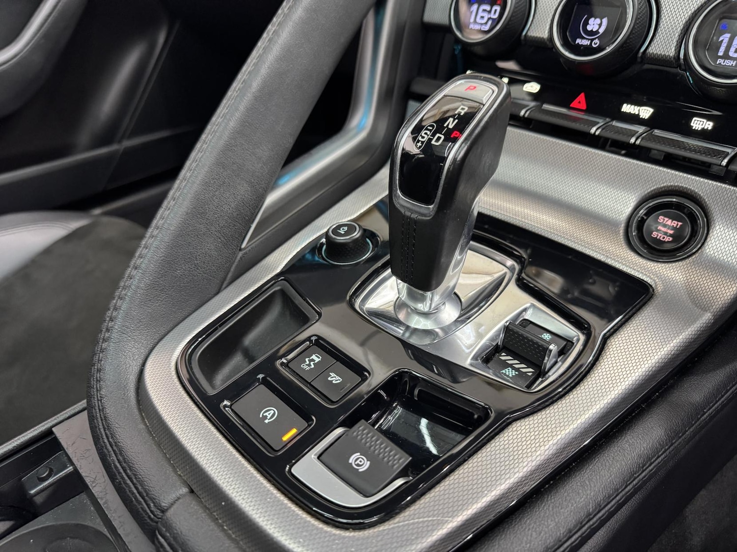 Used Jaguar F-Type 2015 for sale - 77189604: Photo 33