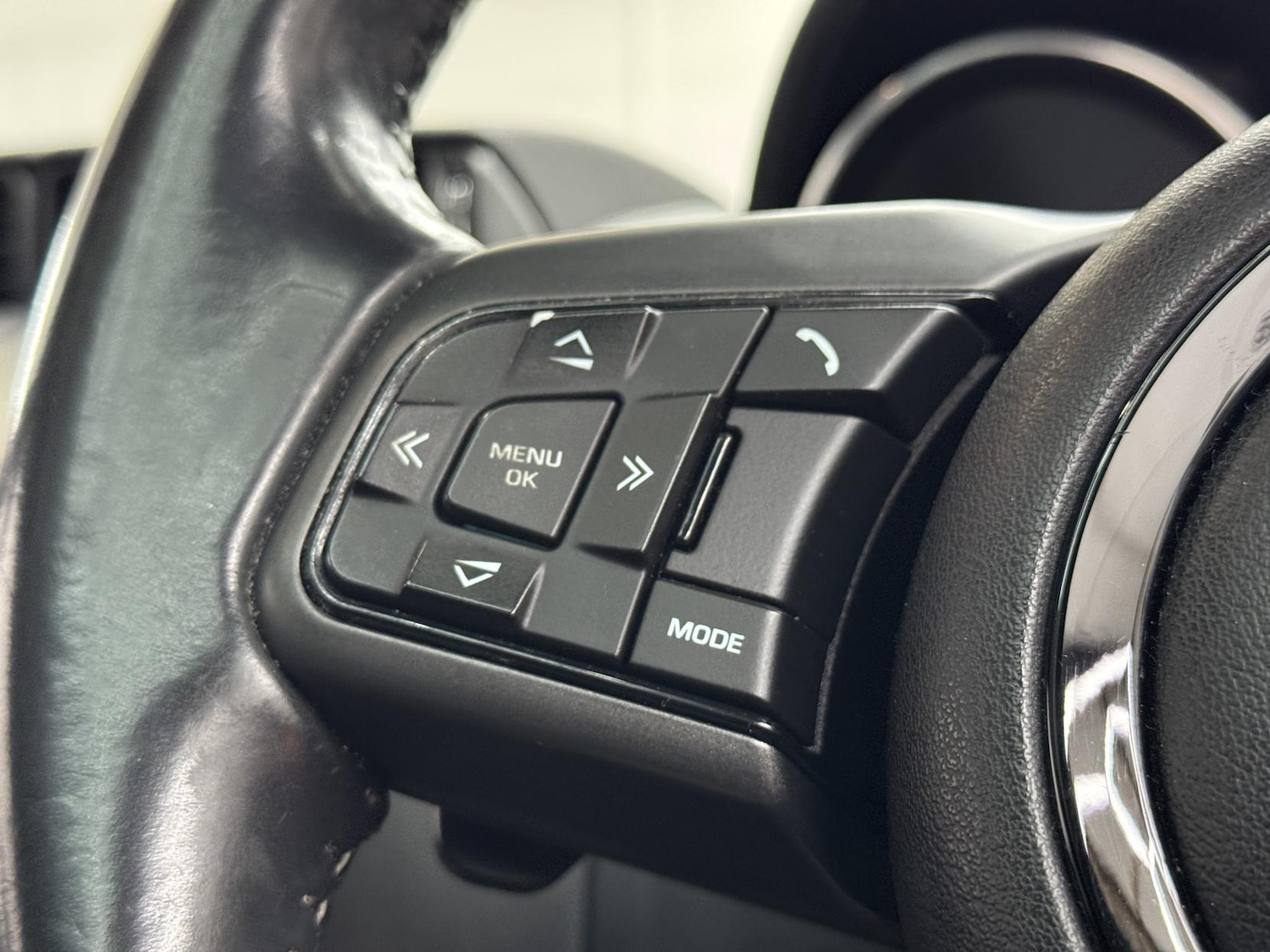 Used Jaguar F-Type 2015 for sale - 77189604: Photo 36